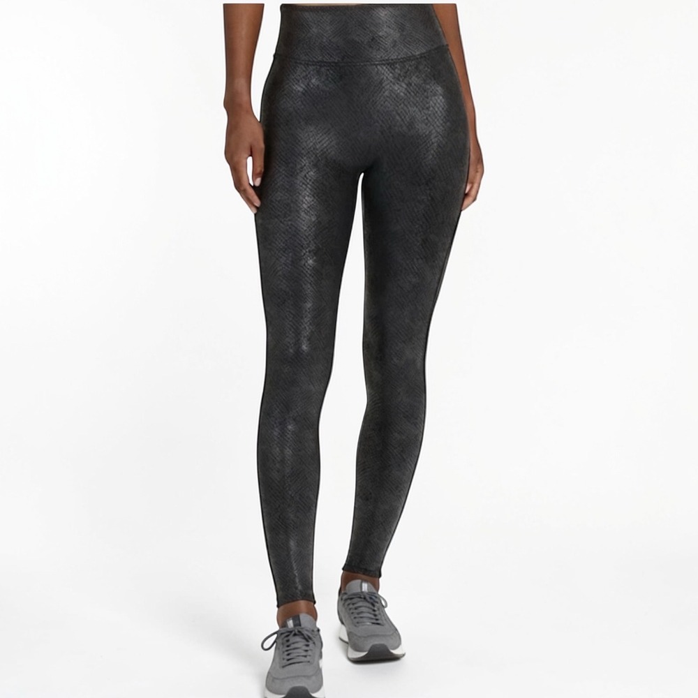 SPANX Faux Leather Foiled Snake Leggings in Black size Large